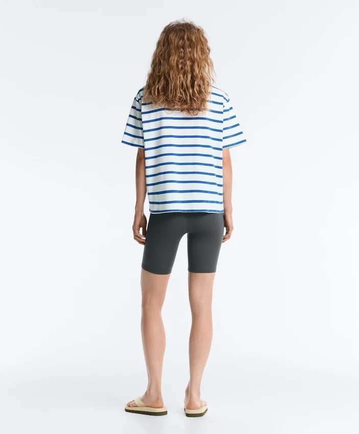 Boxy T-Shirt aus Baumwollmischung mit kurzen Ärmeln Boxy T-Shirt aus Baumwollmischung mit kurzen Ärmeln