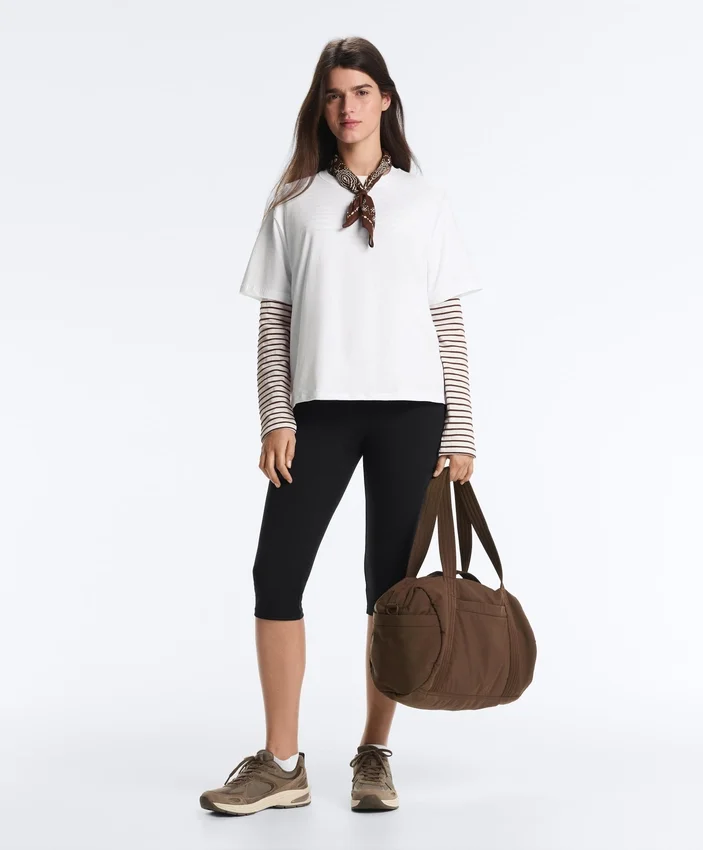 Boxy T-Shirt aus Baumwollmischung mit kurzen Ärmeln Boxy T-Shirt aus Baumwollmischung mit kurzen Ärmeln