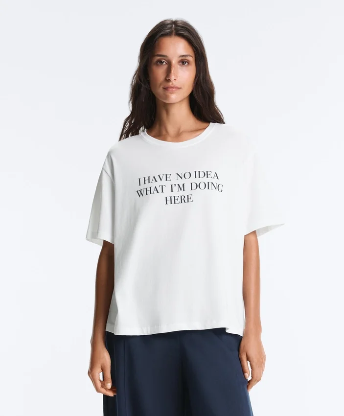 Boxy T-Shirt aus Baumwollmischung mit kurzen Ärmeln und Slogan Boxy T-Shirt aus Baumwollmischung mit kurzen Ärmeln und Slogan