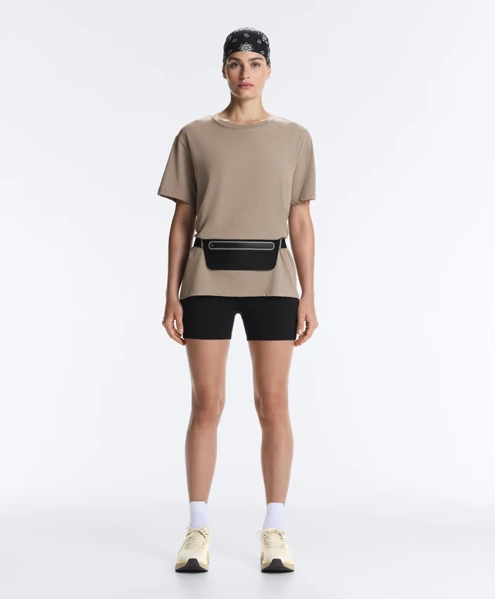 Boxy T-Shirt aus Baumwollmischung mit kurzen Ärmeln und Slogan Boxy T-Shirt aus Baumwollmischung mit kurzen Ärmeln und Slogan