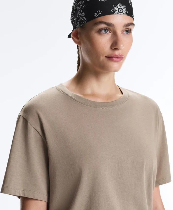 Boxy T-Shirt aus Baumwollmischung mit kurzen Ärmeln und Slogan Boxy T-Shirt aus Baumwollmischung mit kurzen Ärmeln und Slogan
