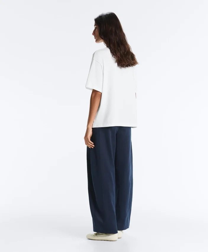 Boxy T-Shirt aus Baumwollmischung mit kurzen Ärmeln und Slogan Boxy T-Shirt aus Baumwollmischung mit kurzen Ärmeln und Slogan