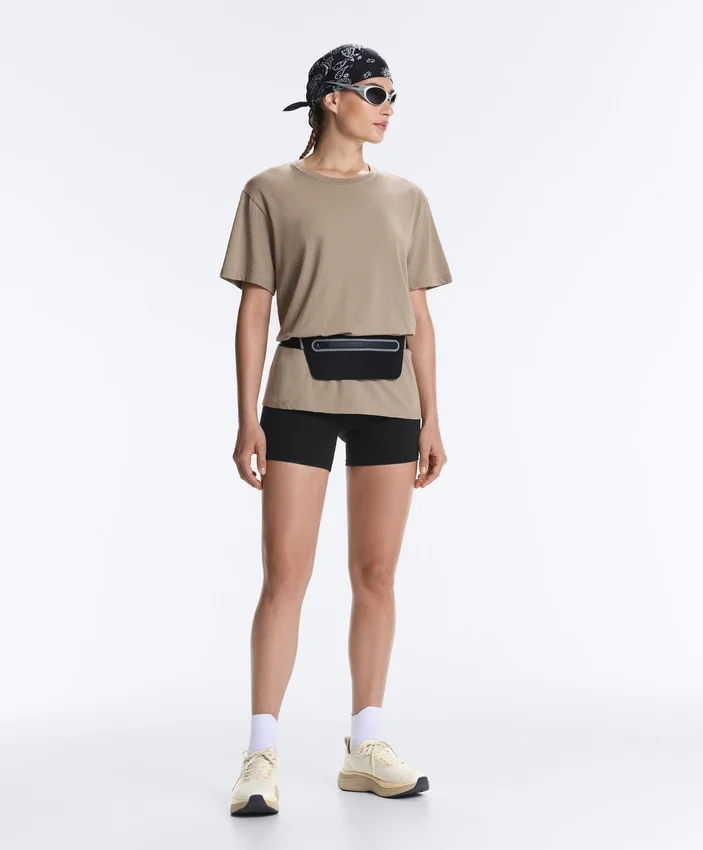 Boxy T-Shirt aus Baumwollmischung mit kurzen Ärmeln und Slogan Boxy T-Shirt aus Baumwollmischung mit kurzen Ärmeln und Slogan