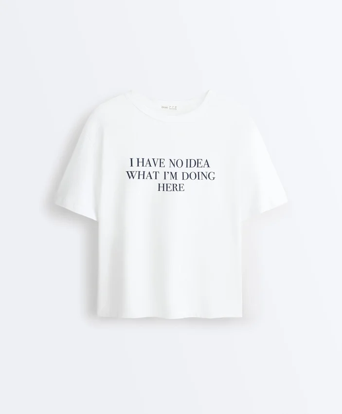Boxy T-Shirt aus Baumwollmischung mit kurzen Ärmeln und Slogan Boxy T-Shirt aus Baumwollmischung mit kurzen Ärmeln und Slogan