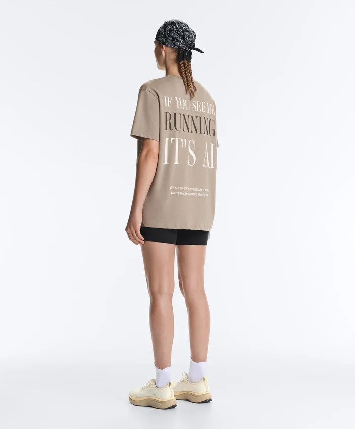 Boxy T-Shirt aus Baumwollmischung mit kurzen Ärmeln und Slogan Boxy T-Shirt aus Baumwollmischung mit kurzen Ärmeln und Slogan