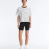 Boxy T-Shirt aus Baumwollmischung mit kurzen Ärmeln und Streifenmuster Boxy T-Shirt aus Baumwollmischung mit kurzen Ärmeln und Streifenmuster