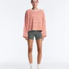 Boxy-T-Shirt mit langen Ärmeln und Streifenmuster aus 100 % Baumwolle Boxy-T-Shirt mit langen Ärmeln und Streifenmuster aus 100 % Baumwolle