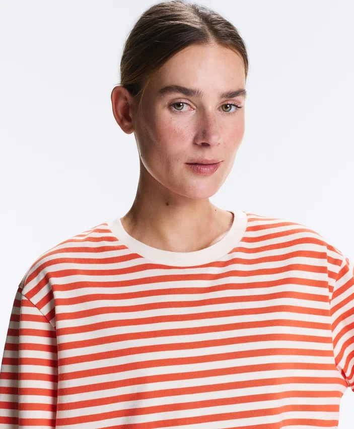 Boxy-T-Shirt mit langen Ärmeln und Streifenmuster aus 100 % Baumwolle Boxy-T-Shirt mit langen Ärmeln und Streifenmuster aus 100 % Baumwolle
