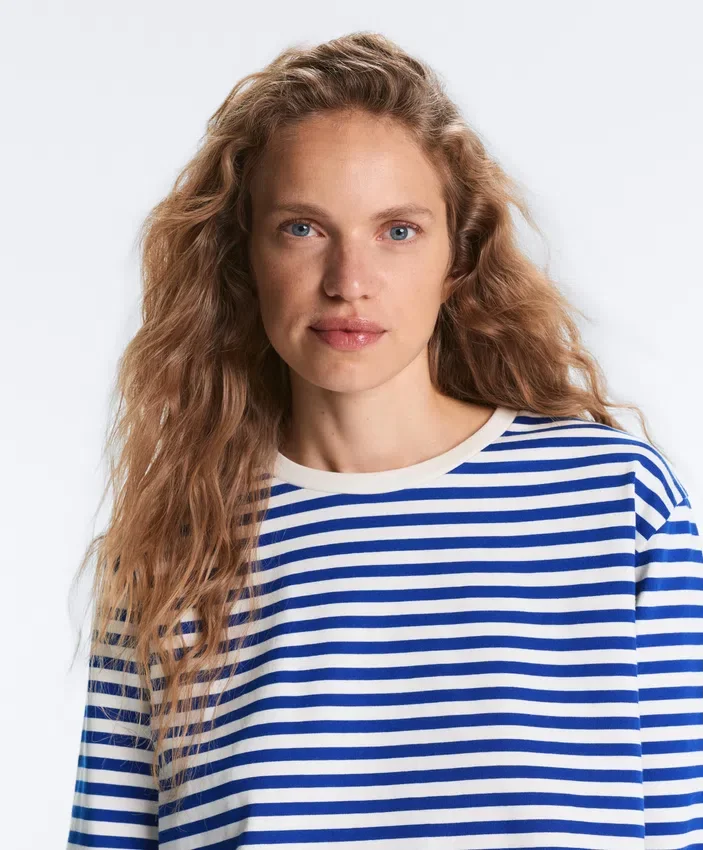 Boxy-T-Shirt mit langen Ärmeln und Streifenmuster aus 100 % Baumwolle Boxy-T-Shirt mit langen Ärmeln und Streifenmuster aus 100 % Baumwolle