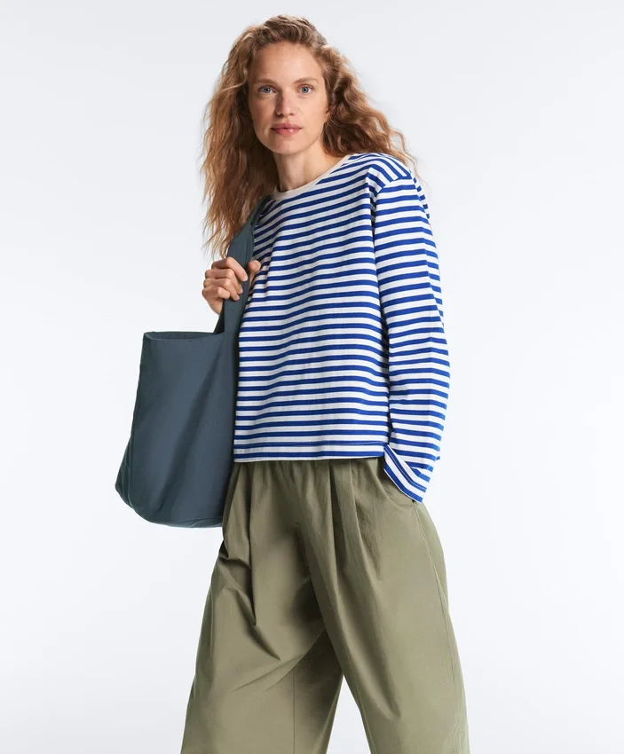 Boxy-T-Shirt mit langen Ärmeln und Streifenmuster aus 100 % Baumwolle Boxy-T-Shirt mit langen Ärmeln und Streifenmuster aus 100 % Baumwolle