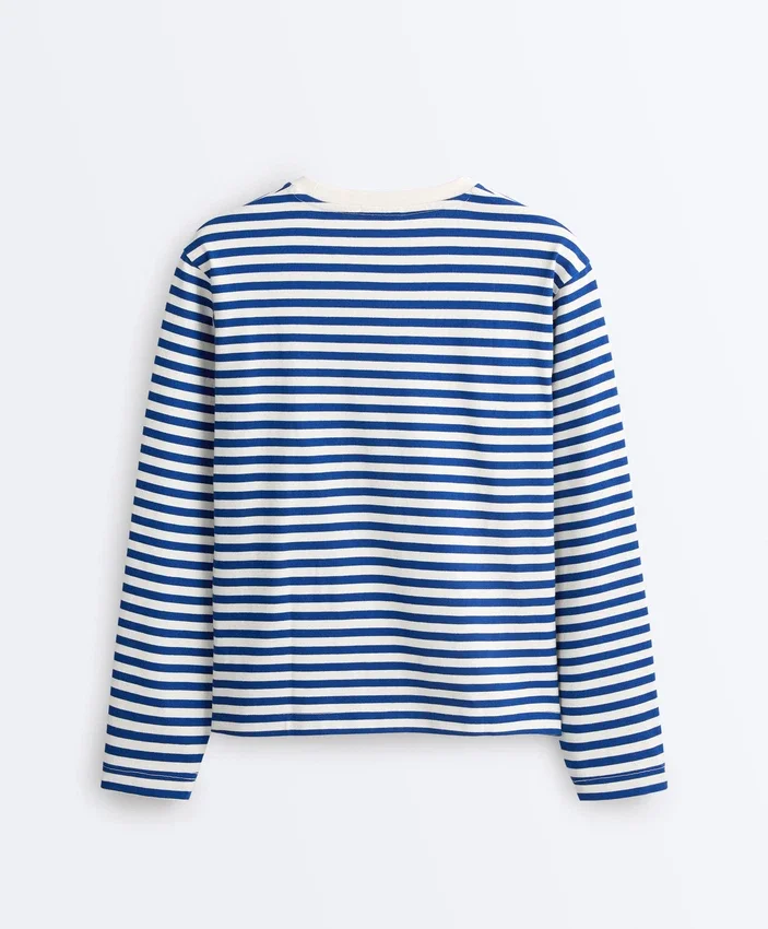 Boxy-T-Shirt mit langen Ärmeln und Streifenmuster aus 100 % Baumwolle Boxy-T-Shirt mit langen Ärmeln und Streifenmuster aus 100 % Baumwolle