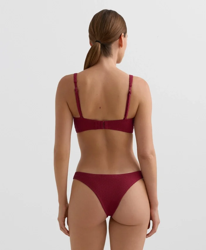 Brasilianische Bikinis mit U-Ausschnitt und Mini-Karomuster Brasilianische Bikinis mit U-Ausschnitt und Mini-Karomuster