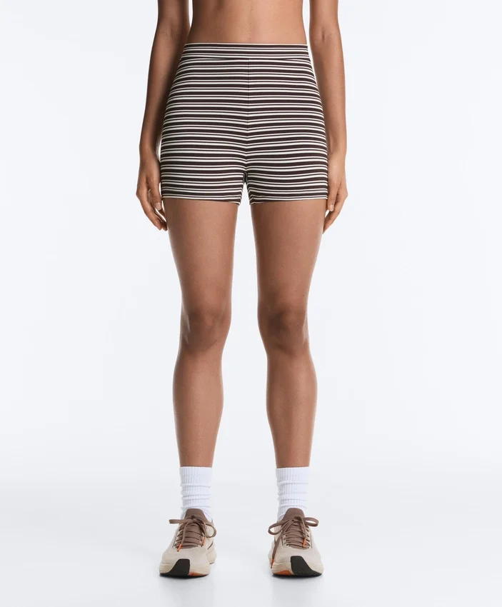 Comfortlux High-Rise Hotpants mit Streifenmuster (5 cm) Comfortlux High-Rise Hotpants mit Streifenmuster (5 cm)