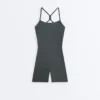 Comfortlux-Jumpsuit mit geflochtenen Trägern an den Shorts
