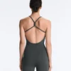 Comfortlux-Jumpsuit mit geflochtenen Trägern an den Shorts
