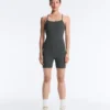Comfortlux-Jumpsuit mit geflochtenen Trägern an den Shorts