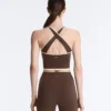 Comfortlux Tops mit kontrastierendem, gekreuztem Rücken Comfortlux Tops mit kontrastierendem, gekreuztem Rücken