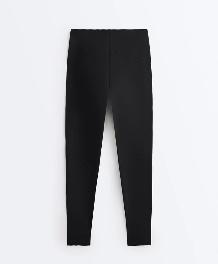 Compressive Leggings mit hoher Taille und Knöchellänge Compressive Leggings mit hoher Taille und Knöchellänge