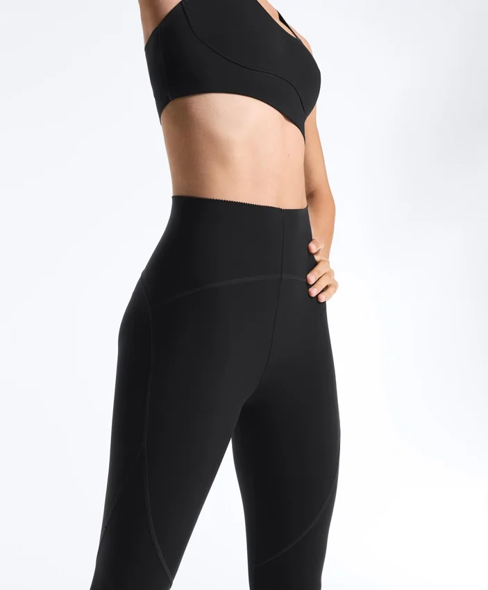 Compressive Leggings mit hoher Taille und Knöchellänge Compressive Leggings mit hoher Taille und Knöchellänge