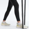 Compressive Leggings mit hoher Taille und Knöchellänge, mit Tasche Compressive Leggings mit hoher Taille und Knöchellänge, mit Tasche