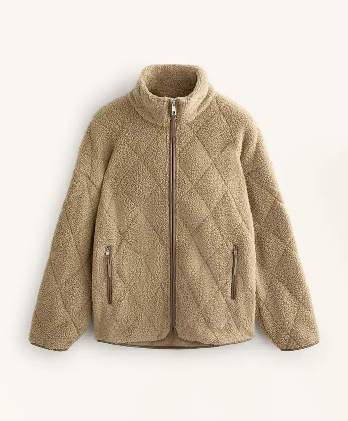 Diamantgesteppte Jacke aus Kunstfell Diamantgesteppte Jacke aus Kunstfell