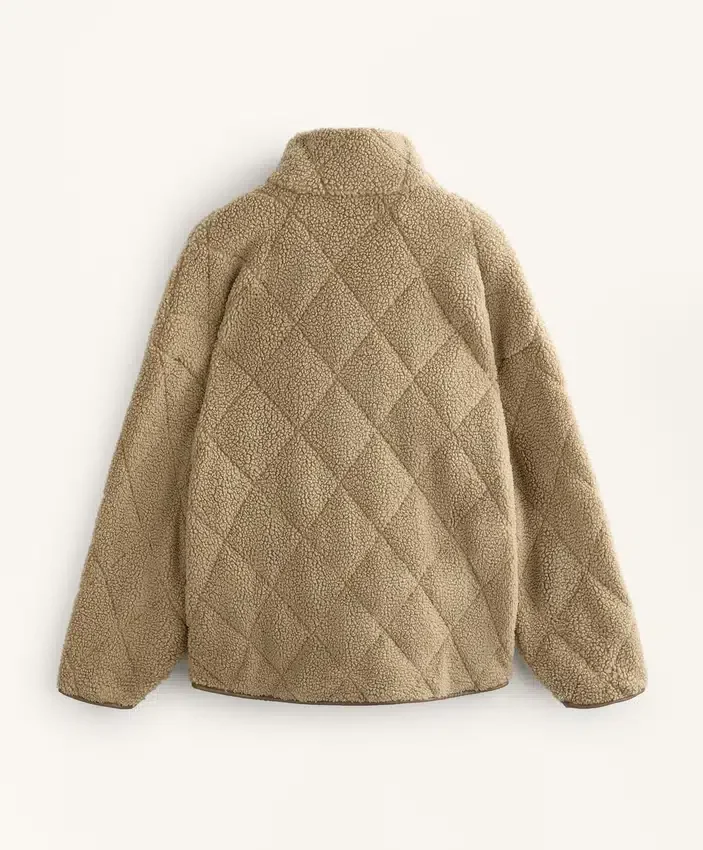 Diamantgesteppte Jacke aus Kunstfell Diamantgesteppte Jacke aus Kunstfell