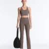 Drapierte, hoch taillierte Comfortlux-Hose mit ausgestelltem Bein Drapierte, hoch taillierte Comfortlux-Hose mit ausgestelltem Bein