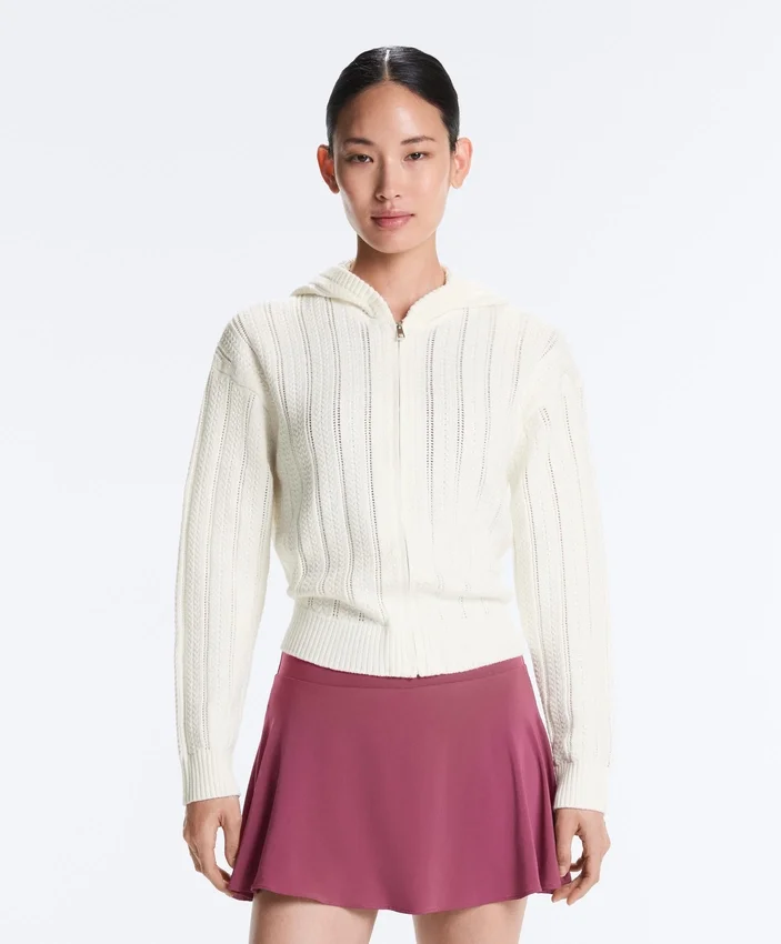 Durchbrochene Strickjacke mit Kapuze Durchbrochene Strickjacke mit Kapuze