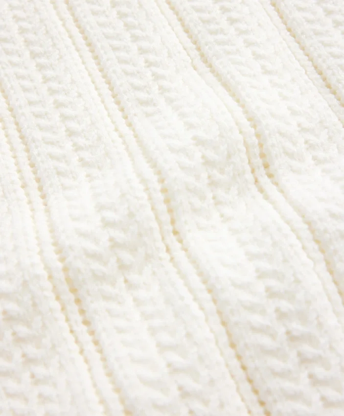 Durchbrochene Strickjacke mit Kapuze Durchbrochene Strickjacke mit Kapuze