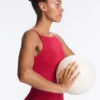 Evermove Kurzer Jumpsuit mit offenem Rücken Evermove Kurzer Jumpsuit mit offenem Rücken