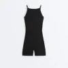 Evermove Kurzer Jumpsuit mit offenem Rücken Evermove Kurzer Jumpsuit mit offenem Rücken