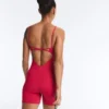 Evermove Kurzer Jumpsuit mit offenem Rücken Evermove Kurzer Jumpsuit mit offenem Rücken