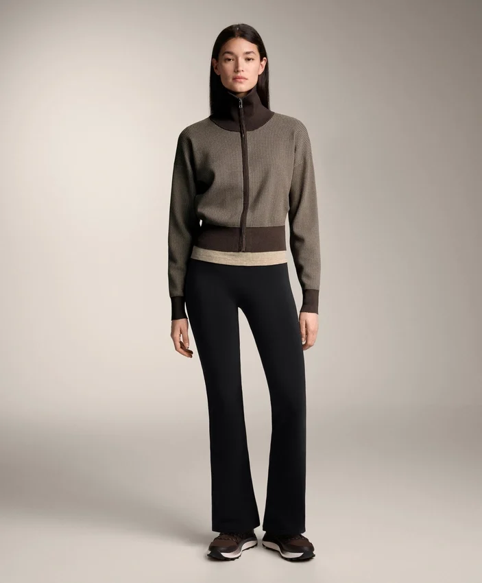 Flare Extra Warm Nahtlose Hose mit extra hoher Leibhöhe Flare Extra Warm Nahtlose Hose mit extra hoher Leibhöhe