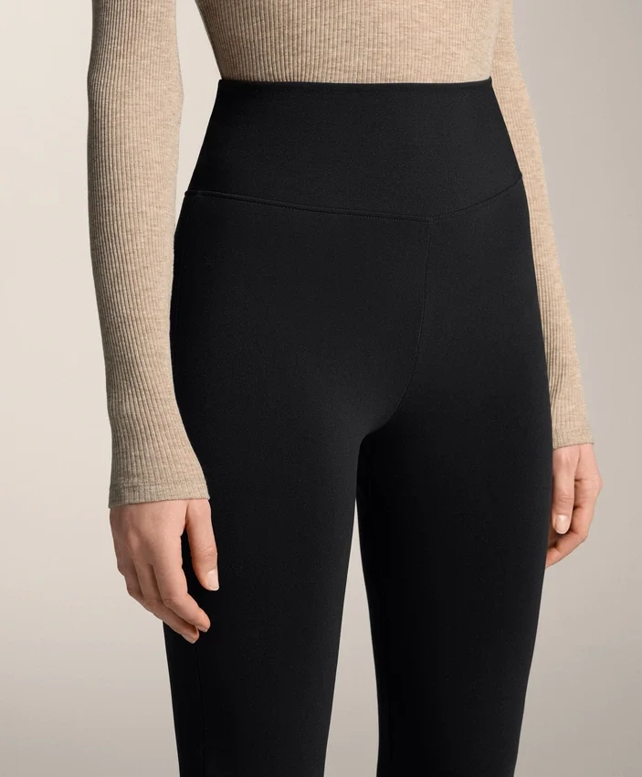 Flare Extra Warm Nahtlose Hose mit extra hoher Leibhöhe Flare Extra Warm Nahtlose Hose mit extra hoher Leibhöhe