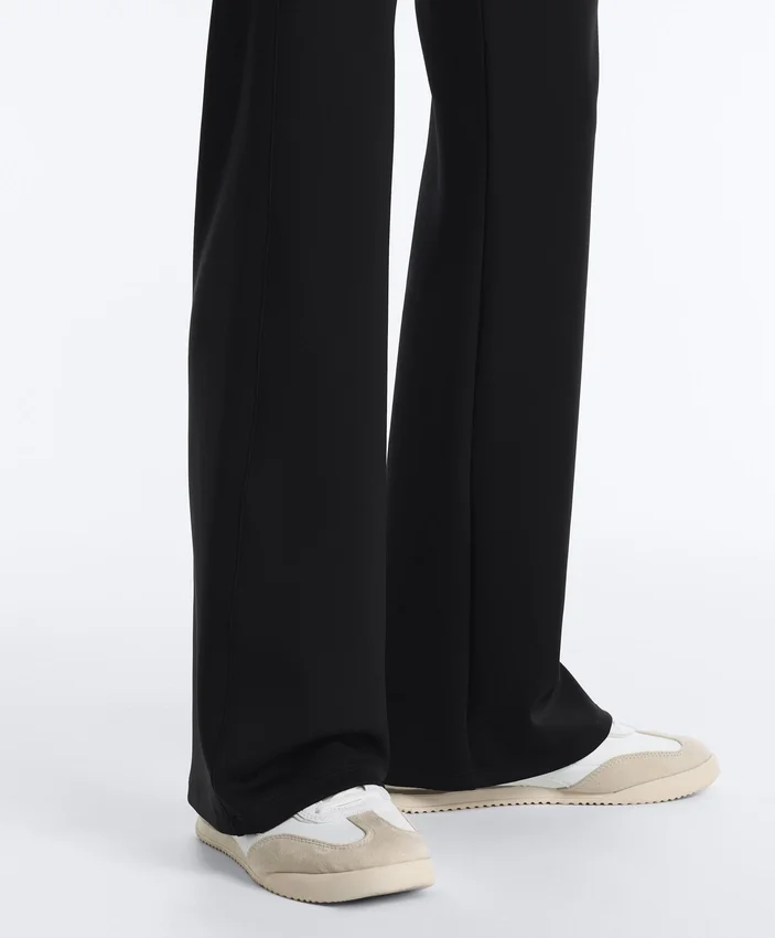 Flare-Hose mit hoher Taille im Neopren-Look Flare-Hose mit hoher Taille im Neopren-Look