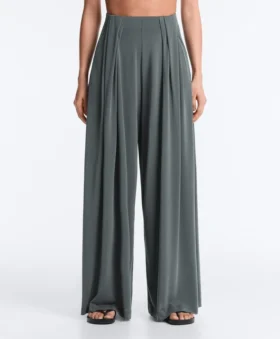 Fliessende Hose mit plissierter Taille aus Modal-Mischgewebe