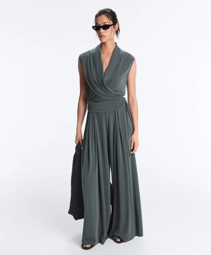 Fliessende Hose mit plissierter Taille aus Modal-Mischgewebe Fliessende Hose mit plissierter Taille aus Modal-Mischgewebe