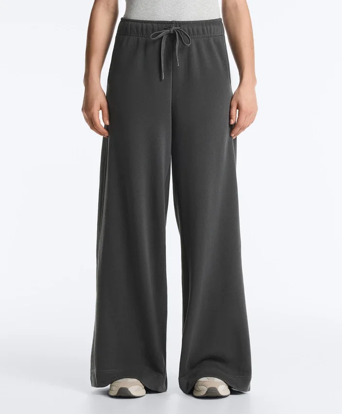 Gerade geschnittene Hose aus einer Baumwoll-Fleece-Mischung Gerade geschnittene Hose aus einer Baumwoll-Fleece-Mischung