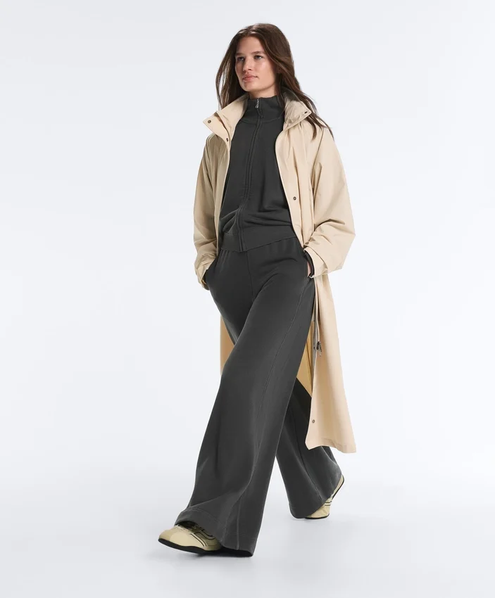 Gerade geschnittene Hose aus einer Baumwoll-Fleece-Mischung Gerade geschnittene Hose aus einer Baumwoll-Fleece-Mischung