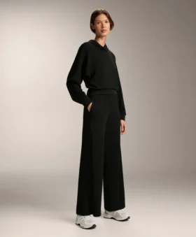 Gerade geschnittene Hose mit Knöpfen und Bündchen aus Soft Touch-Modal