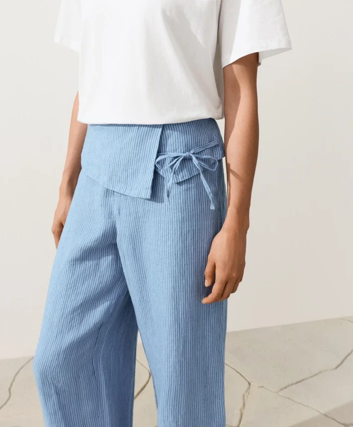 Gerade Hose aus 100 % Leinen mit umgeschlagenem Bund Gerade Hose aus 100 % Leinen mit umgeschlagenem Bund