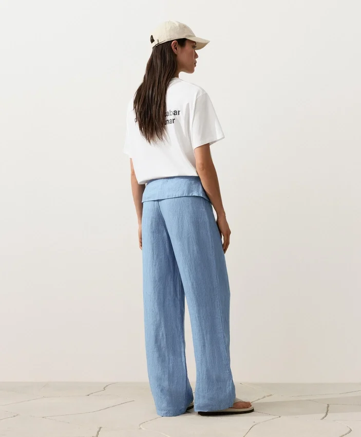 Gerade Hose aus 100 % Leinen mit umgeschlagenem Bund Gerade Hose aus 100 % Leinen mit umgeschlagenem Bund