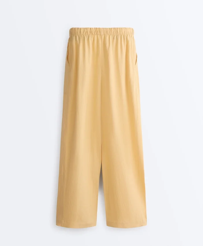 Gerade Hose aus Lyocell-Mischung und 24 % Leinen Gerade Hose aus Lyocell-Mischung und 24 % Leinen