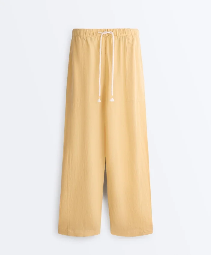Gerade Hose aus Lyocell-Mischung und 24 % Leinen Gerade Hose aus Lyocell-Mischung und 24 % Leinen