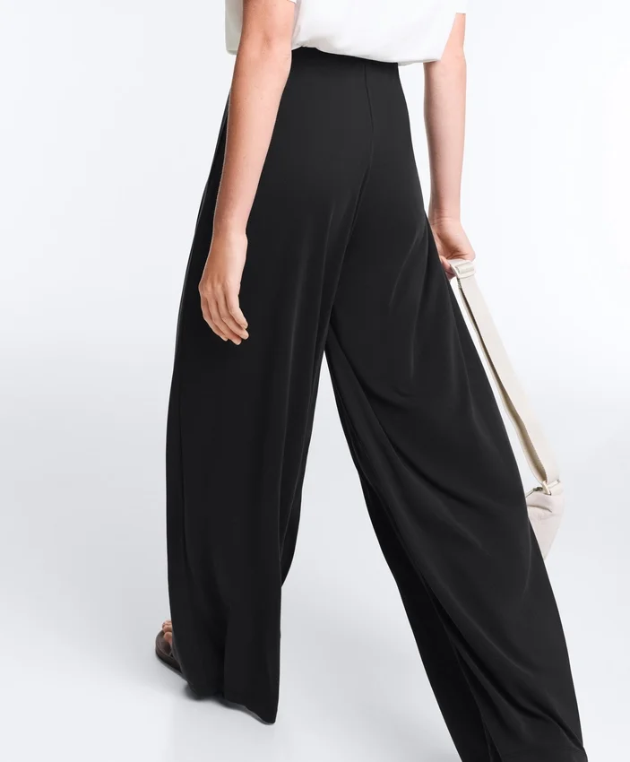 Gerade Hose aus Modal-Mischgewebe mit Seitenfalte Gerade Hose aus Modal-Mischgewebe mit Seitenfalte