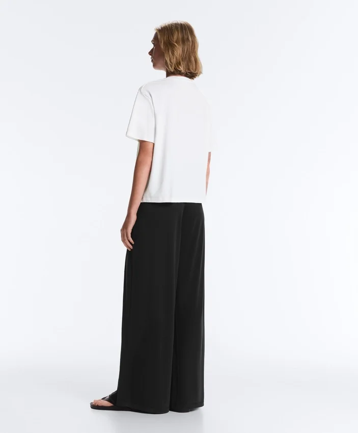Gerade Hose aus Modal-Mischgewebe mit Seitenfalte Gerade Hose aus Modal-Mischgewebe mit Seitenfalte