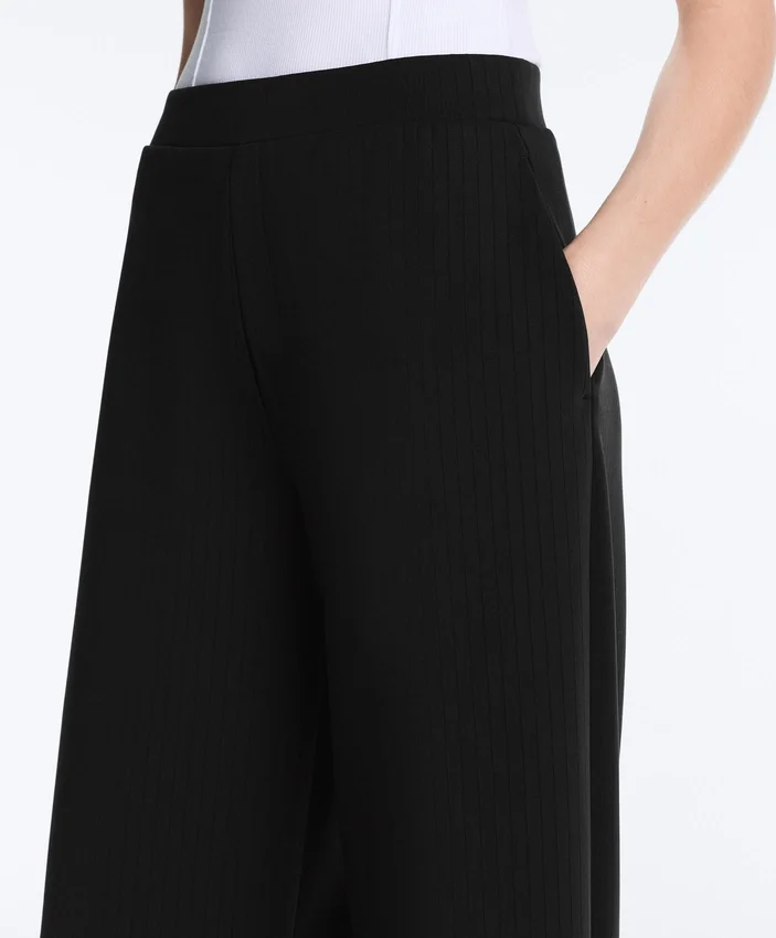 Geradlinige, gestreifte Hose mit Soft Touch-Modal Geradlinige, gestreifte Hose mit Soft Touch-Modal