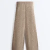 Geradlinige Hose aus Rippstrick Geradlinige Hose aus Rippstrick