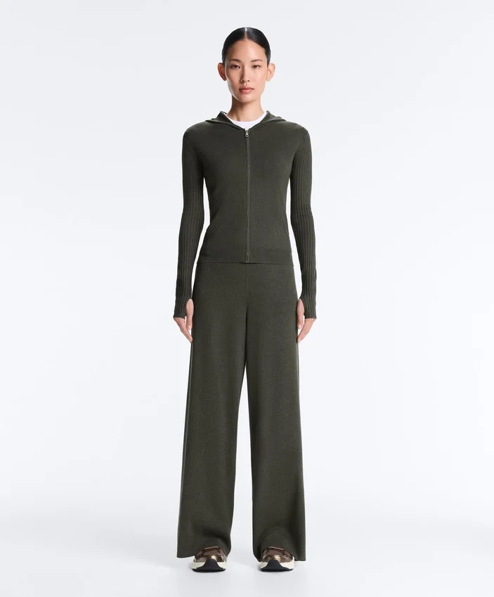 Geradlinige Hose aus Rippstrick Geradlinige Hose aus Rippstrick