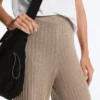 Geradlinige Hose aus Rippstrick Geradlinige Hose aus Rippstrick
